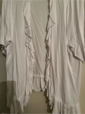 Women’s White Ruffle Open-Front Shrug, 2x